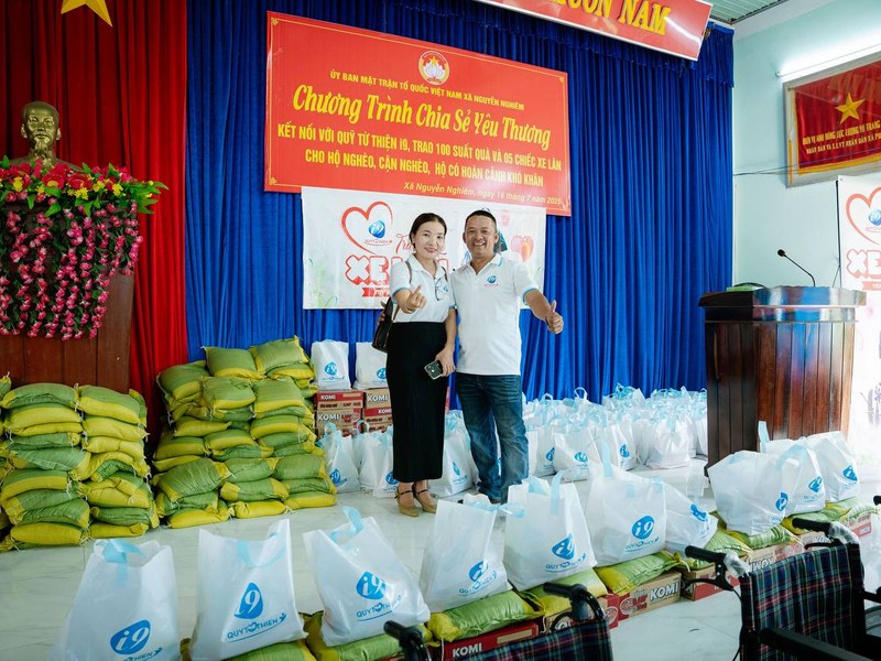 Hình ảnh minh họa cộng đồng người chơi Happyluke hỗ trợ lẫn nhau